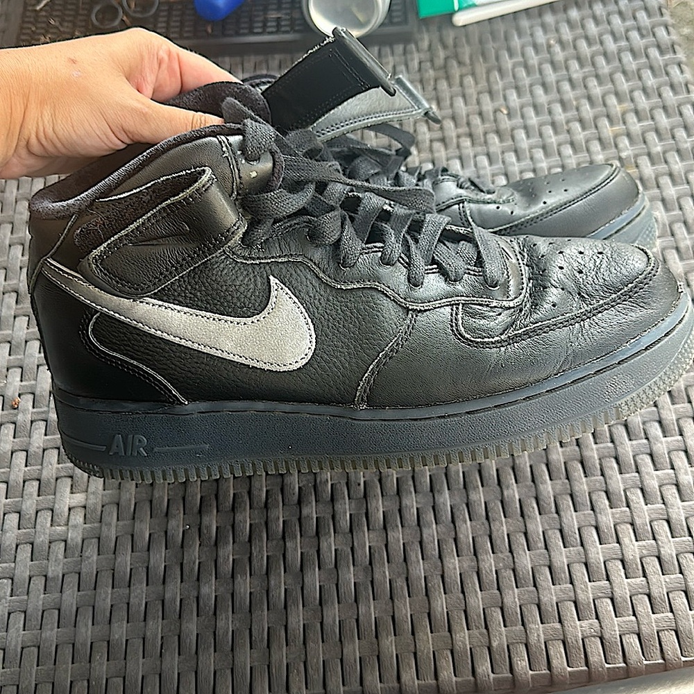 NIKE